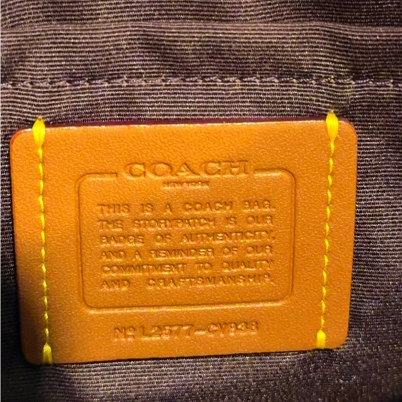 Teri Shoulder Bag in Spazzolato leather - Picture 8 of 12